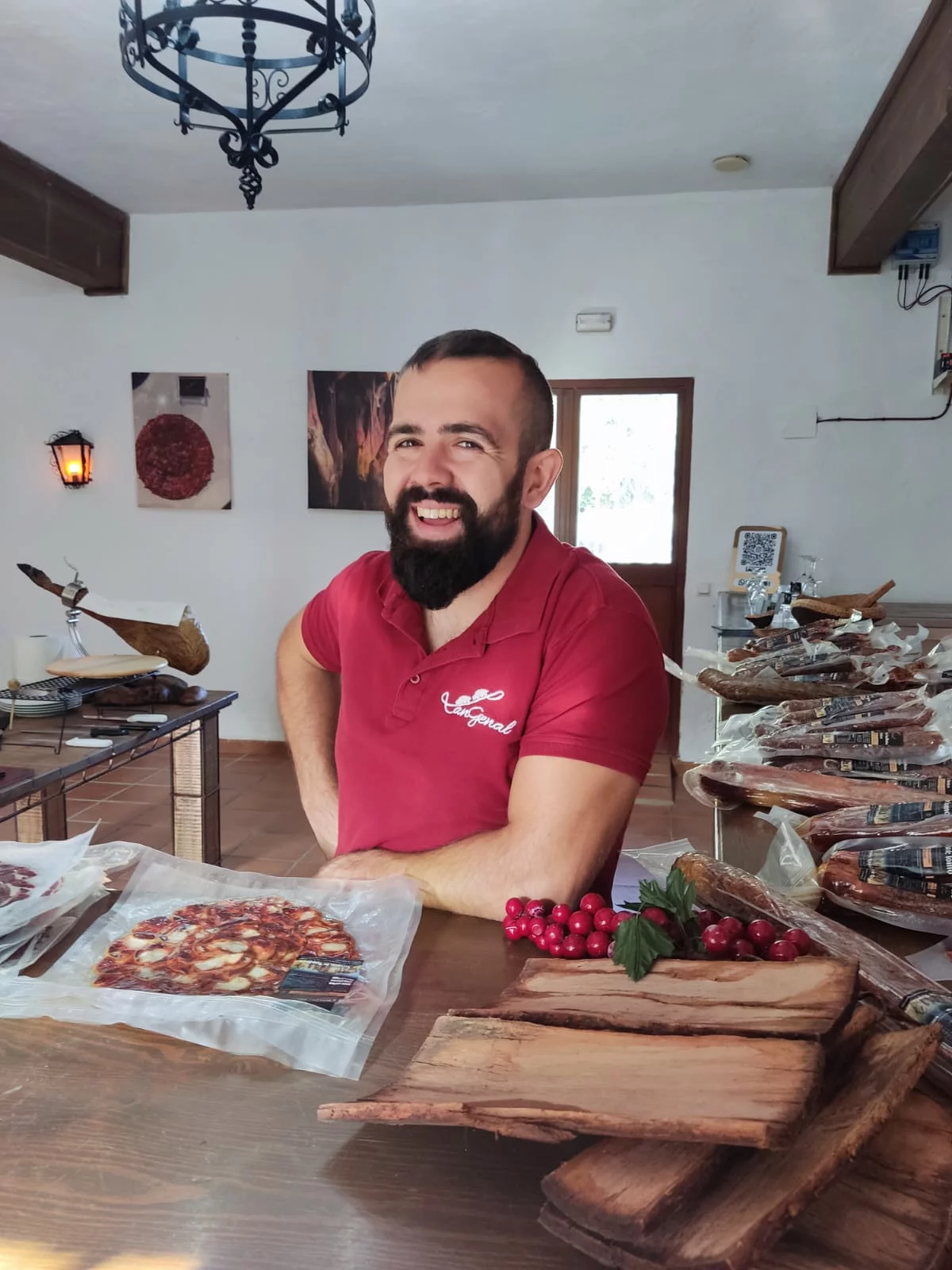 José rodeado de Ibéricos de Langenal